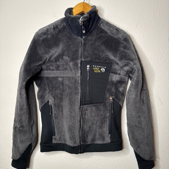 Mountain Hardwear Men's Black and Gray Performance Jacket - Picture 11 of 13